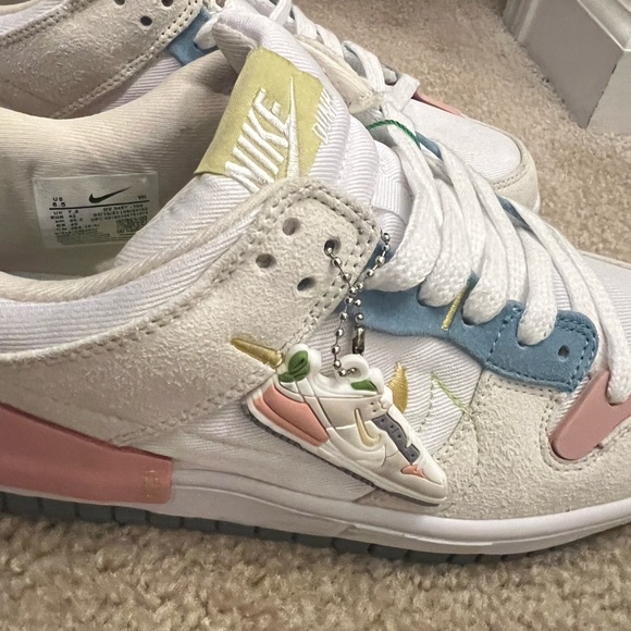 Nike Other - 2022
Wmns Dunk Low Disrupt 2 'Easter'